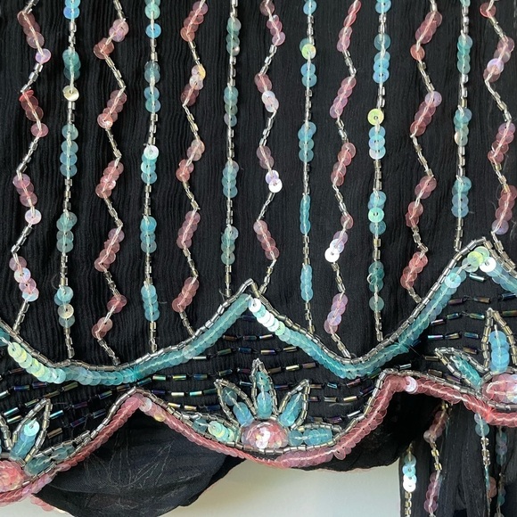 Judith Ann Vintage Silk and Sequin Top Size Medium - Picture 4 of 10